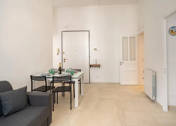 Guesthost - Center Of X6 *