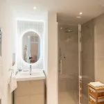 Appartement Guesthost - Center Of X6 *