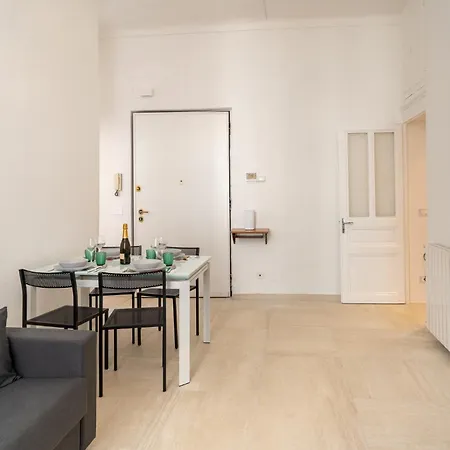 Guesthost - Center Of X6 *